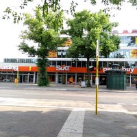 Photo taken at H Wiebestraße / Huttenstraße by Sven G. on 6/17/2019