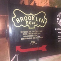 Foto tirada no(a) Brooklyn Bowl por J-MINK em 7/2/2015