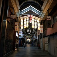 Photo taken at Shin-Kyogoku Shopping Street by ら・れーぬ on 7/20/2022