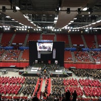 รูปภาพถ่ายที่ Cox Convention Center โดย Katrina R. เมื่อ 5/26/2018
