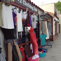 รูปภาพถ่ายที่ $2 Dollar Clothing Store โดย Yamilka R. เมื่อ 5/28/2013