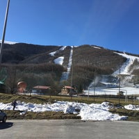 Foto tirada no(a) 3-5 Pigadia Ski Center por Nik B. em 3/26/2016