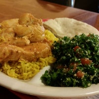 รูปภาพถ่ายที่ Sanaa’s 8th Street Gourmet โดย Ben G. เมื่อ 10/16/2014