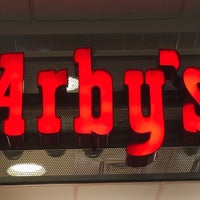 Photo taken at Arby&amp;#39;s by Eloy P. on 4/8/2016