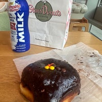 Photo taken at Stan&amp;#39;s Donuts &amp;amp; Coffee by Sobe S. on 8/21/2023