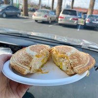 Foto scattata a Zookz - Sandwiches with an Edge da Monica C. il 1/22/2021