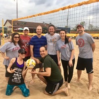 Foto tirada no(a) Volleyball Beach por Julie C. em 5/2/2018