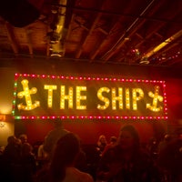 Foto tirada no(a) The Ship por Julie C. em 12/30/2018