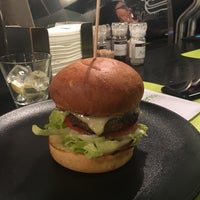 Photo taken at Denise&amp;#39;s - Art of Burger by Fadwa .. on 9/5/2018