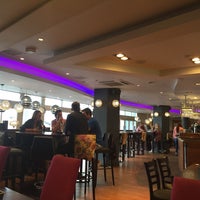 7/13/2016 tarihinde Tülay Palazziyaretçi tarafından Slug &amp;amp; Lettuce'de çekilen fotoğraf