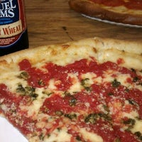 Foto tomada en Sal&amp;#39;s Pizza  por Eric el 10/24/2012