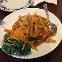 6/7/2017 tarihinde Gene B.ziyaretçi tarafından Mai Thai Restaurant'de çekilen fotoğraf