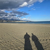Foto diambil di Playa de Torre del Mar oleh Richard P. pada 3/26/2024