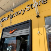 Instantáneamente retorta competencia Nike Factory Store - Centro Factory