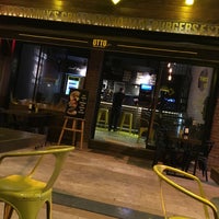 11/8/2017 tarihinde Hüseyin Ç.ziyaretçi tarafından OTTOBROS Burger &amp;amp; Coffee ANT'de çekilen fotoğraf