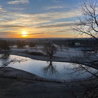 Foto diambil di The Inverness Denver, a Hilton Golf &amp;amp; Spa Resort oleh R pada 3/30/2023