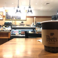 Photo taken at Peet&amp;#39;s Coffee &amp;amp; Tea by Rodrigo A. on 9/7/2019