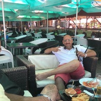 Das Foto wurde bei Aigaio Beach Bar von Onur Ç. am 7/7/2017 aufgenommen
