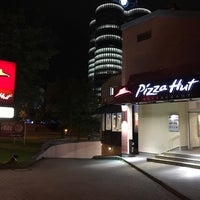 Photo taken at Pizza Hut by Nasir AlWahib (. on 9/19/2017