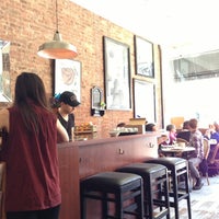 4/21/2013 tarihinde Martin K.ziyaretçi tarafından Rafaella Cafe'de çekilen fotoğraf