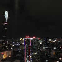 10/1/2016 tarihinde CassieGagaziyaretçi tarafından Level23 Sheraton Saigon - Nightspot &amp;amp; Wine Bar'de çekilen fotoğraf