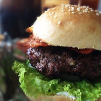 8/4/2013にDenise QがApache Burgers &amp;amp; Ribsで撮った写真
