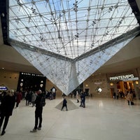 Photo taken at Carrousel du Louvre by Dondon N. on 3/8/2023