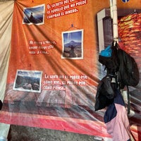 รูปภาพถ่ายที่ Tacos al Carbón &amp;quot;Mi Oficina&amp;quot; โดย Roberto D. เมื่อ 12/22/2021