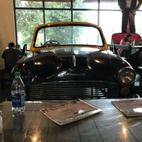 Foto diambil di Indian Street cafe oleh MiniME pada 11/29/2018