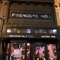 Photo prise au Firehouse No. 1 Gastropub par MiniME le3/6/2015