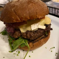 Foto tirada no(a) Big Kahuna Burger por Nao em 10/31/2022