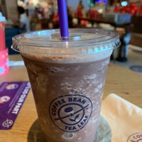 Photo taken at The Coffee Bean &amp;amp; Tea Leaf by Charles R. on 11/12/2020
