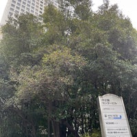 Photo taken at 中之島センタービル by あねもね🍳 た. on 12/24/2021