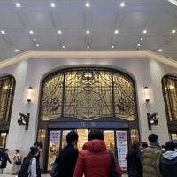 阪急百貨店 阪急うめだ本店の孔雀 Osakaのパブリックアート