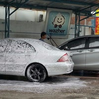 Photo taken at Wazher snow car wash by Oka M. on 12/13/2014