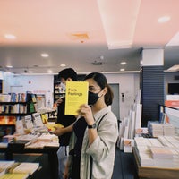 Photo taken at Fully Booked by Krizna U. on 5/31/2022