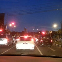 Review Lampu merah dharmawangsa