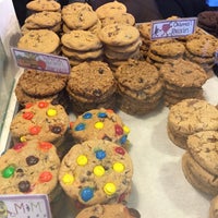 Das Foto wurde bei Hope&amp;#39;s Cookies von Helene B. am 2/13/2015 aufgenommen