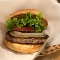 Photo taken at Freshness Burger by Satoru U. on 11/4/2019