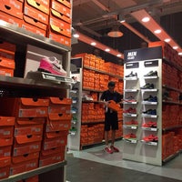 genting premium outlet nike store