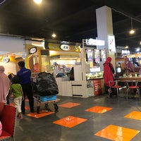 Review MOG Food Court