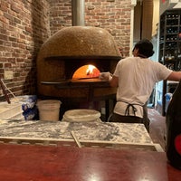 Снимок сделан в Bavaro&amp;#39;s Pizza Napoletana &amp;amp; Pastaria пользователем Daniel T. 2/24/2022