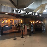 Photo taken at Starbucks by Ludwig P. on 8/20/2017