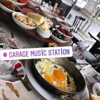 Foto tomada en Garage Street Food Bar  por Sümeyye B. el 4/30/2019