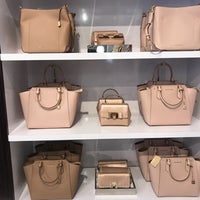 Michael Kors Outlet - Vineland Village 