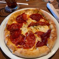 Photo taken at California Pizza Kitchen by Rodrigo S. on 2/8/2022