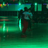 Foto tomada en Super Wheels Skating Center  por Tibu S. el 9/16/2018
