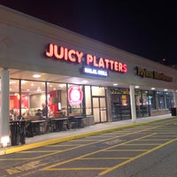 Foto tirada no(a) Juicy Platters por Dan K. em 4/4/2019