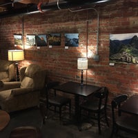 11/3/2018 tarihinde Joshua T.ziyaretçi tarafından Crescent Moon Coffee'de çekilen fotoğraf