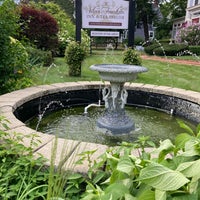 8/2/2022 tarihinde Joshua T.ziyaretçi tarafından Silver Fountain Inn &amp;amp; Tea Parlor'de çekilen fotoğraf